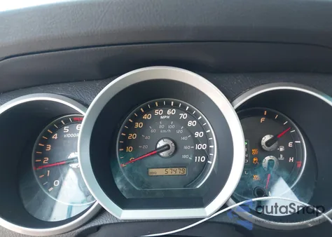 2006 Toyota 4Runner Limited V8 z USA, uszkodzony, nr VIN JTEBT17R460057784